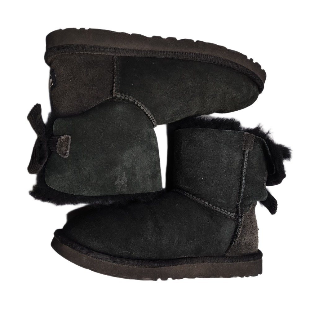 UGG Mini Bailey Bow Winter Snow Boots Womens US 6 Black Sheepskin Lined Comfort